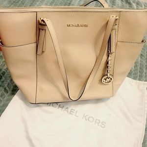 Gorgeous Michael Kors Purse